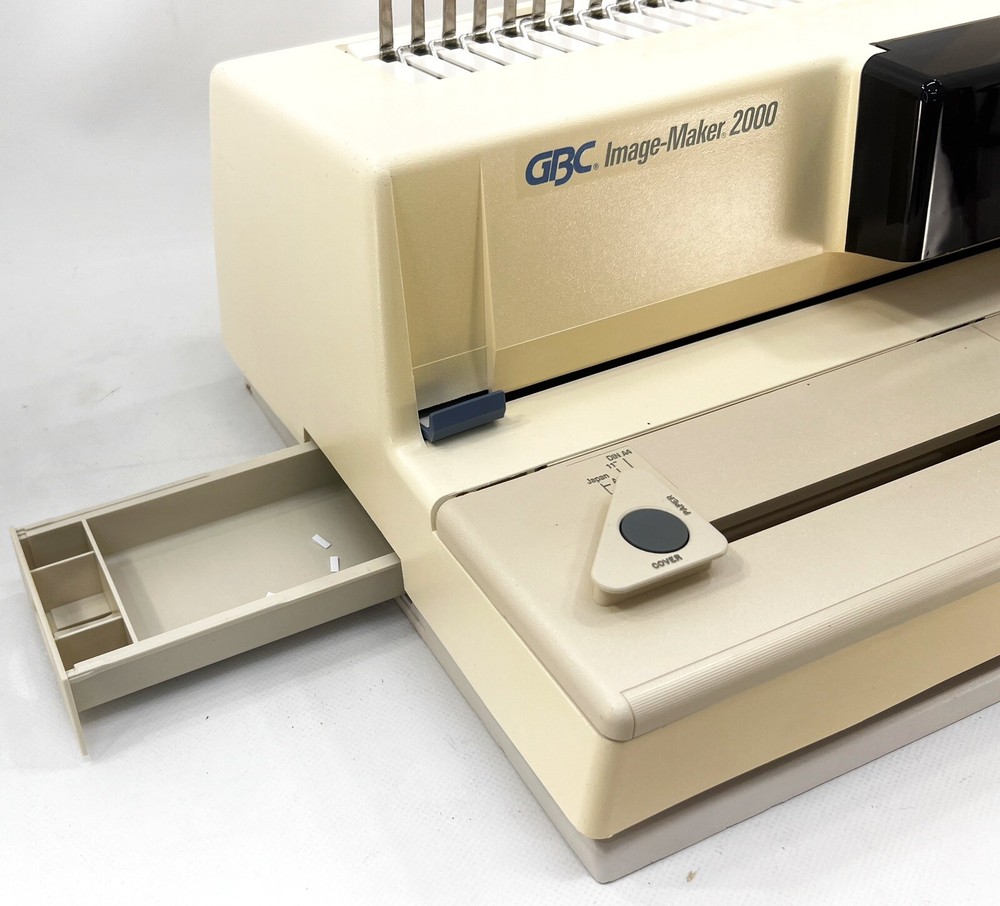 GBC IMAGE-MAKER 2000 Comb Binding Machine Plus 6 Partial Boxes of Binders