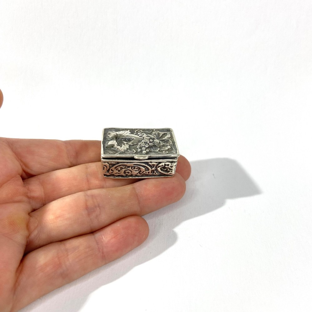 Vintage Solid Silver  Pill Box with Bunch of grape , Hallmarked Italian  pillbox