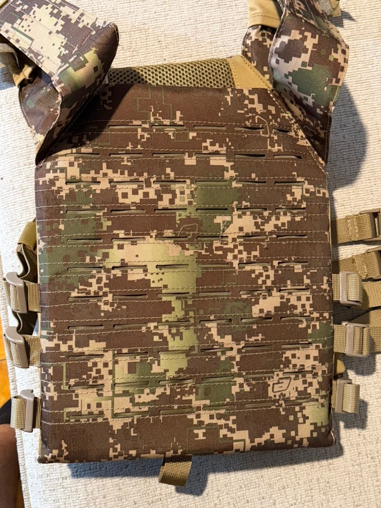 Planet Eclipse Cf20 Magazine dye mags Planet Eclipse Vest Package. Magfed Bundle