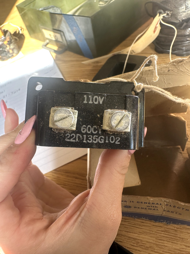GE coil 22d135G102 110v