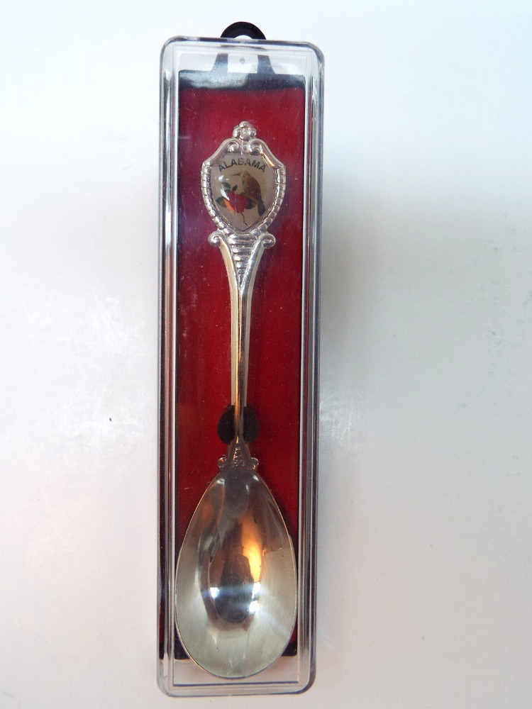DECORATIVE COLLECTIBLE MINI STATE SPOONS...5 IN CASES