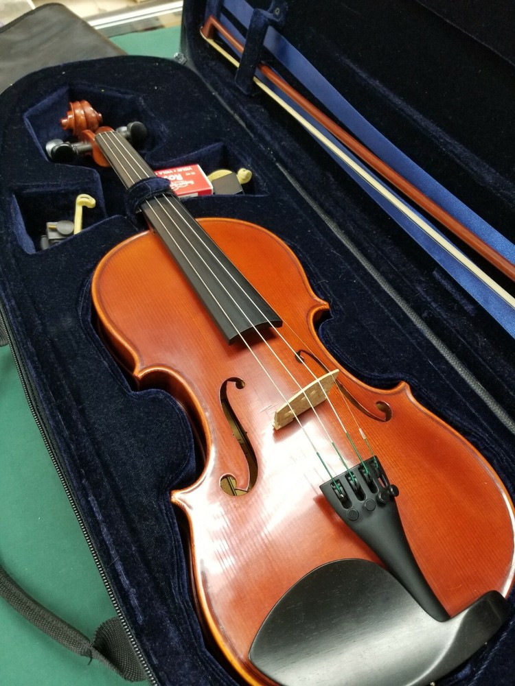 Gewa Ideale 4/4 Violin with Hard Shell Case
