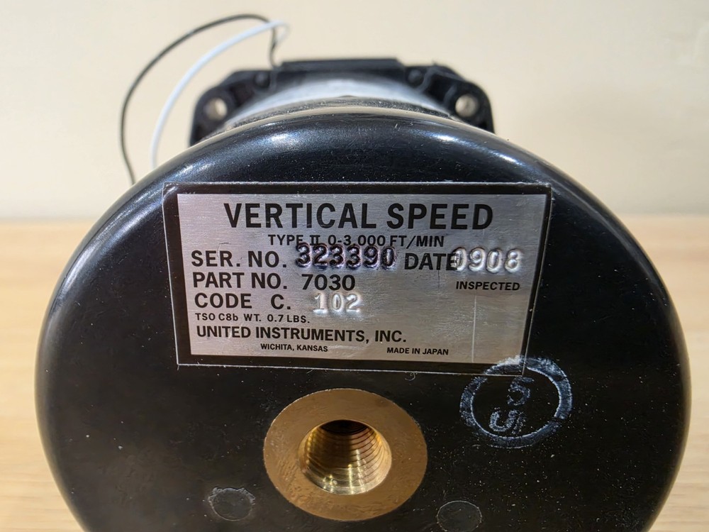 United Instruments Vertical Speed Indicator VSI P/N 7030 - C102