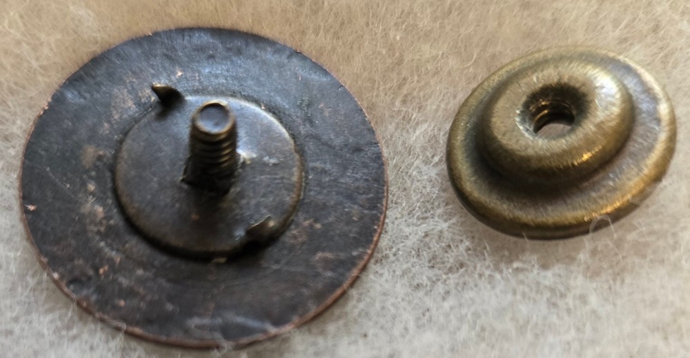 WW1 US National Guard (Script Style) Collar Disc with nut.