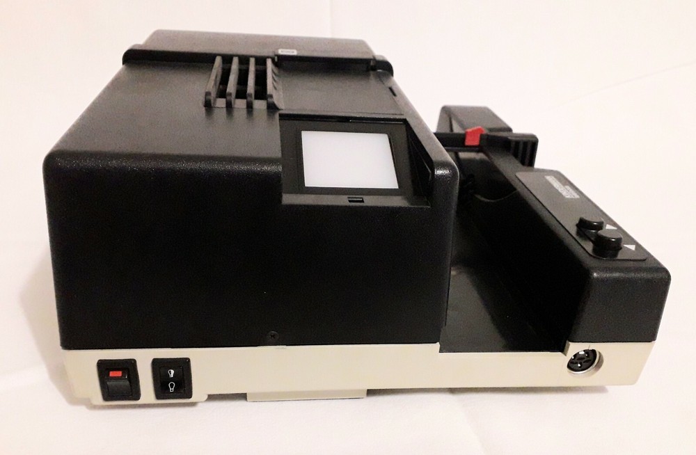 KINDERMANN TELEFOCUS 1800 SLIDE PROJECTOR