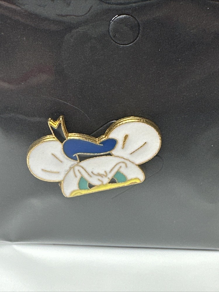 Donald Duck Pin