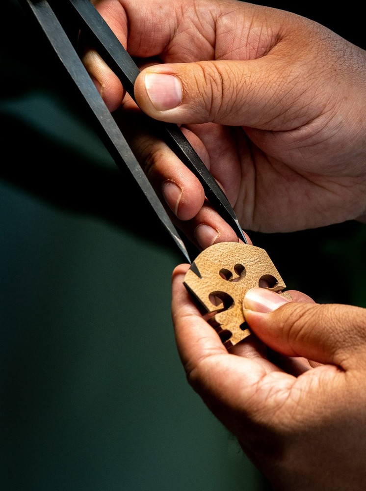 4/4 Violin Bridge Solid Maple Pre Cut Fitted Replacement for Full Size Violin