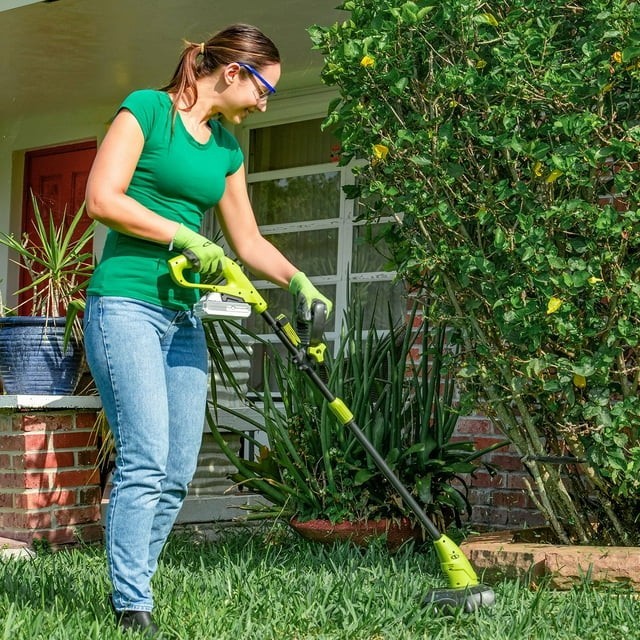 Sun Joe 24V Cordless 3-Tool Garden Combo Kit: Hedger, Trimmer & Leaf Blower