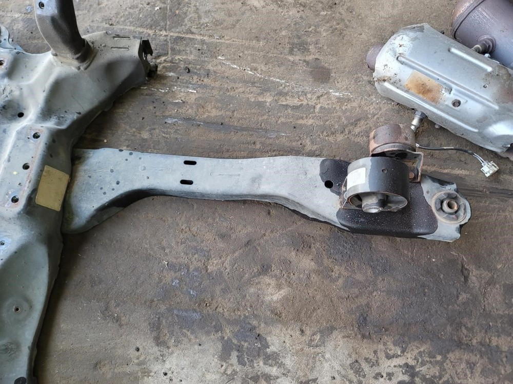 CARAVAN   2012 Crossmember/K-Frame 2152764