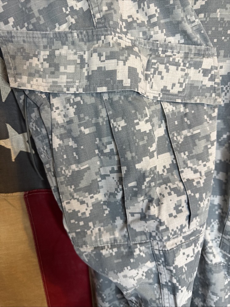 Medium Short - Army Combat Pants ACU Digital Camo USGI B366