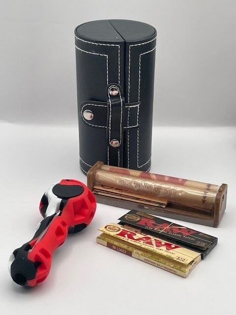 Leather Tobacco Rolling Kit with Silicone Pipe
