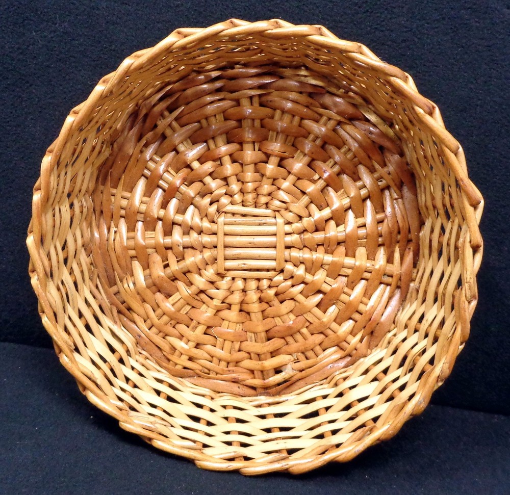 Shiny Honey 8" Round Wicker Basket