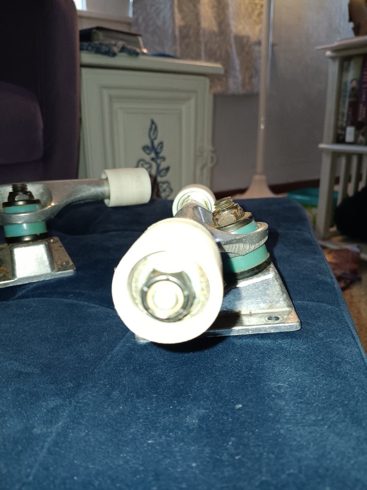 Skateboard Trucks With Tiny Wheels.