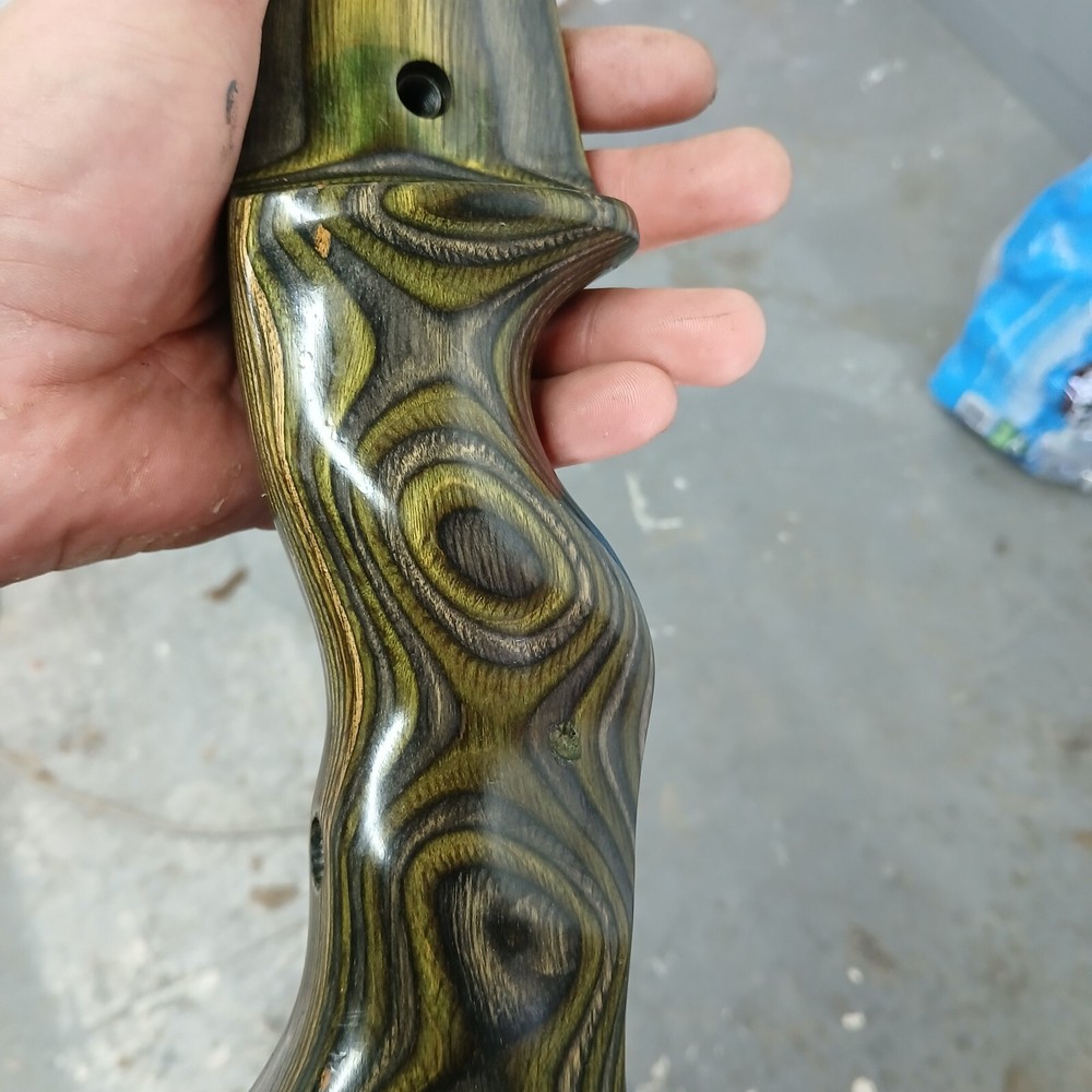 BROWNING BUSHMASTER DELUX CAMO s6c COMPOND BOW