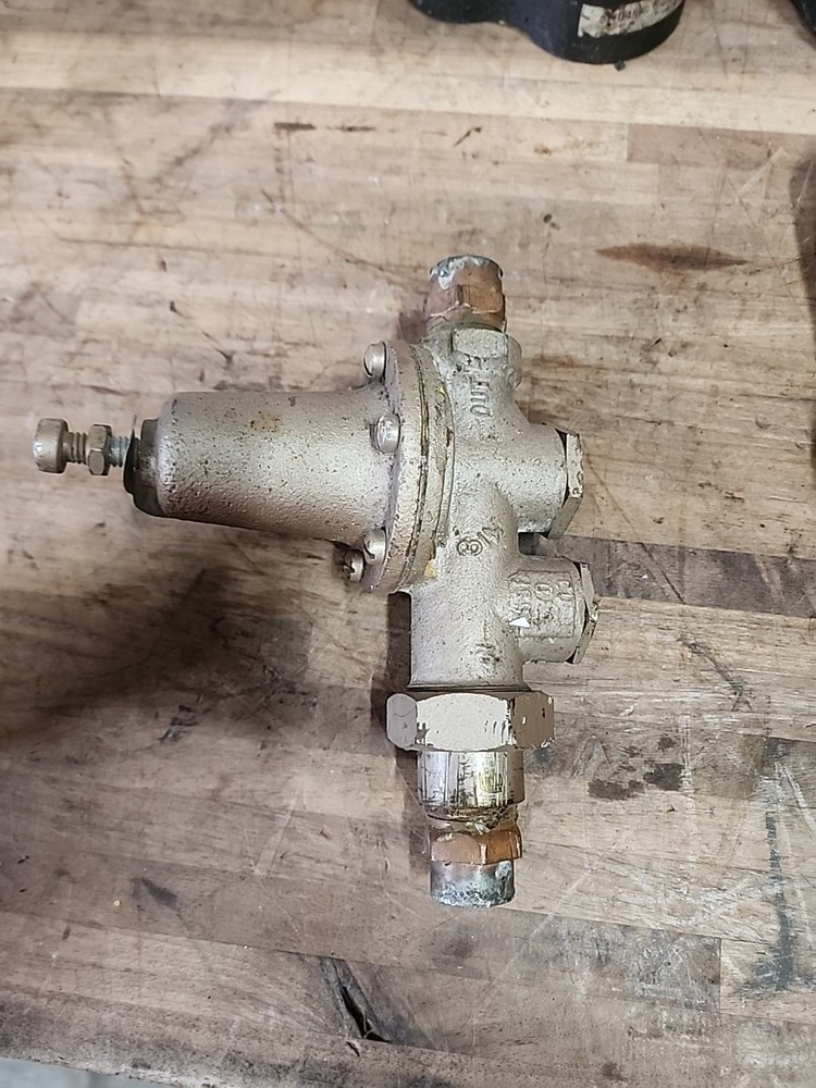 Watts Water Pressure Regulator 3/4” 25AUB STD