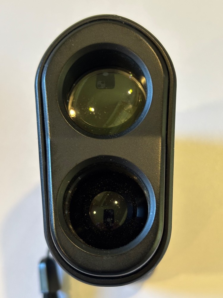 ONE UNDER Golf Rangefinder with Built in Magnet,