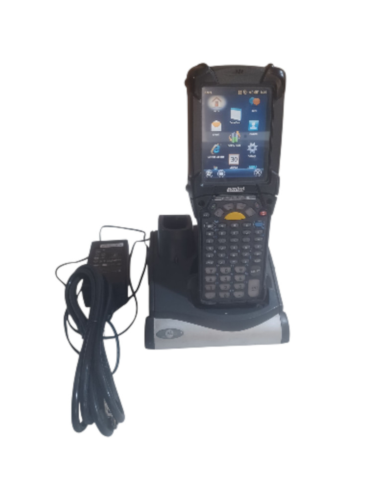 SYMBOL TECHNOLOGIES MC9200 PORTABLE DATA TERMINAL (MC92N0) SCANNER W/ BASE & AC