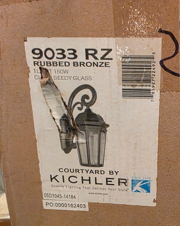 Kichler 9033 RZ wall lantern