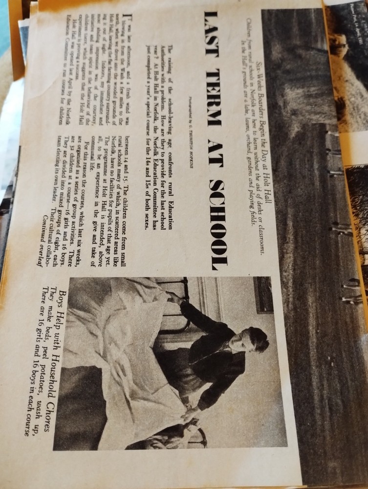 Sk228 Ephemera 1950s article holt Hall School Norfolk