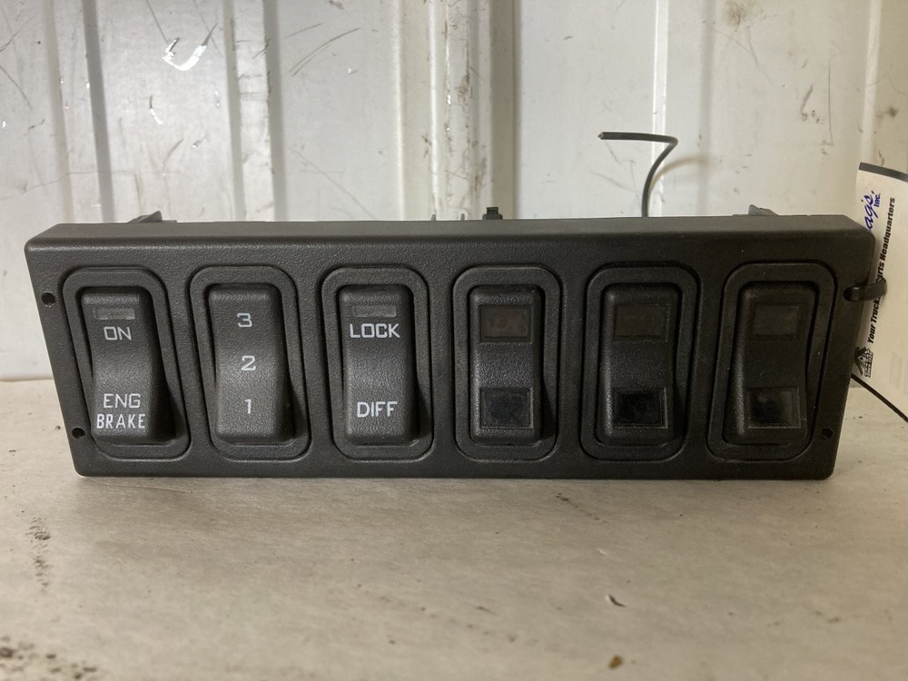 International DURASTAR (4400) SWITCH PANEL Dash Panel - Used | P/N 3549776C5