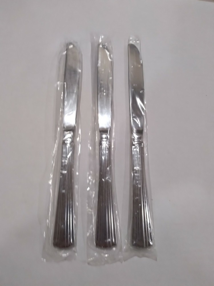 3 Reed & Barton Stainless 18/10 Glossy Dinner Knives