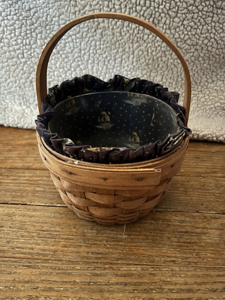 Longaberger Discovery Basket 1492-1992 with Fabric Liner, Protector and Handle
