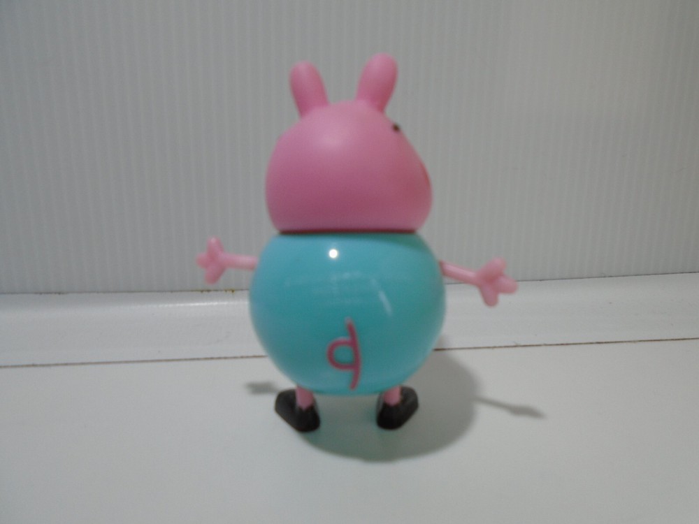 PEPPA PIG DADDY WITH CAMERA AROUND NECK 3" FIGURE (MA1804)