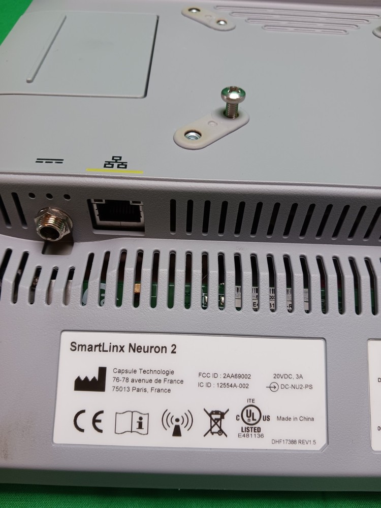 Capsule SmartLinx Neuron 2 Cracked Screen Powers On For Parts
