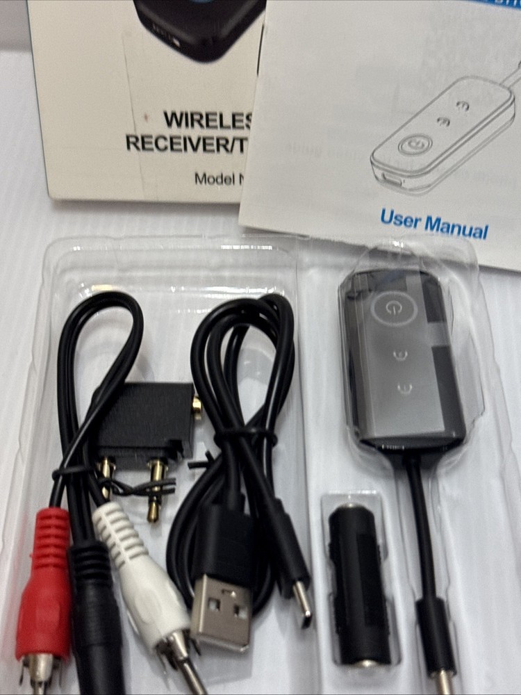 LAICOMEIN B110 Bluetooth Wireless Audio Transmitter Receiver 3.5mm AUX Black