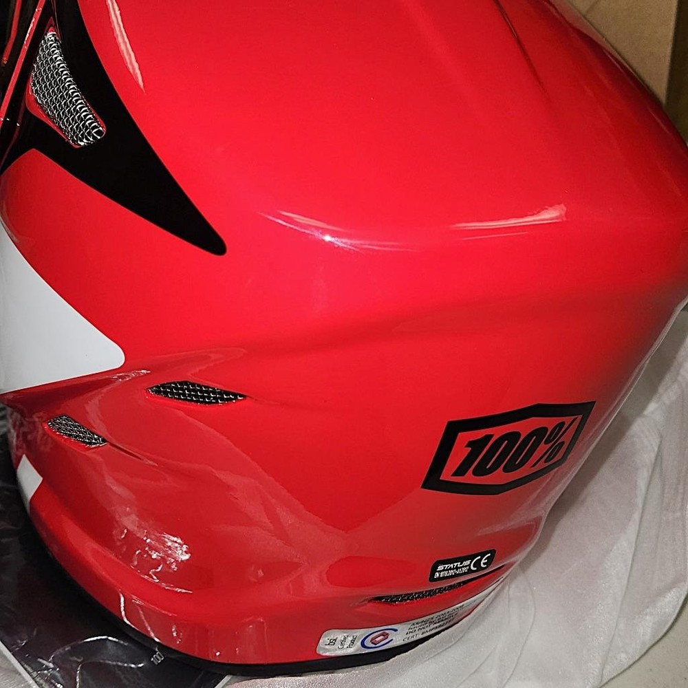 100% Status Hellfire Red White Gloss Youth Medium Bicycle Helmet NOS