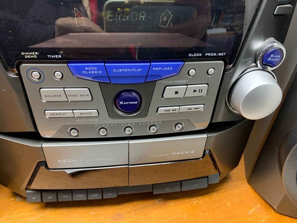 RCA RS2604 Digital Component Stereo System Tuner Cassette & 5 Disc CD Changer