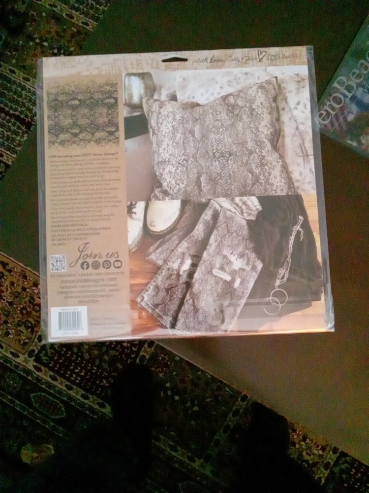 New IOD Decor "Serpentine" Stamp