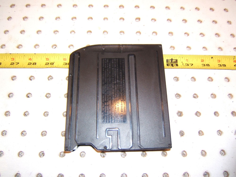 VW Jetta 96 in trunk CD changer ( READ ITEM DESCRIPTION ) 6CD 1 Magazine ONLY