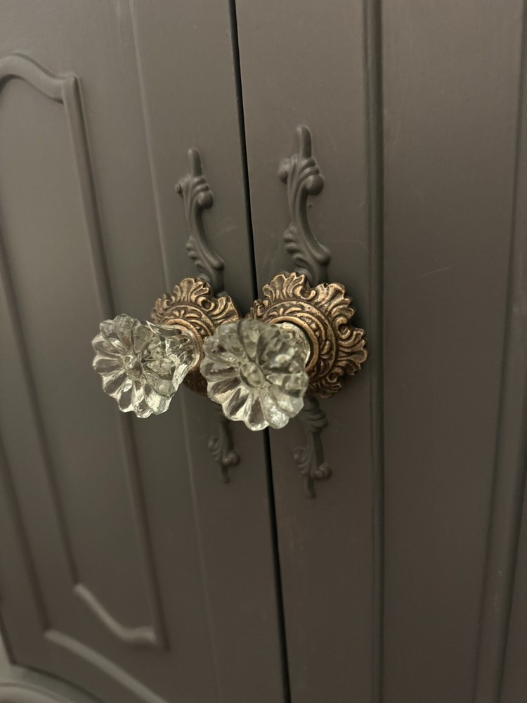 Vintage-Brass Metal Flower Crystal Clear Solid Glass bronzed Knob Handle pulls