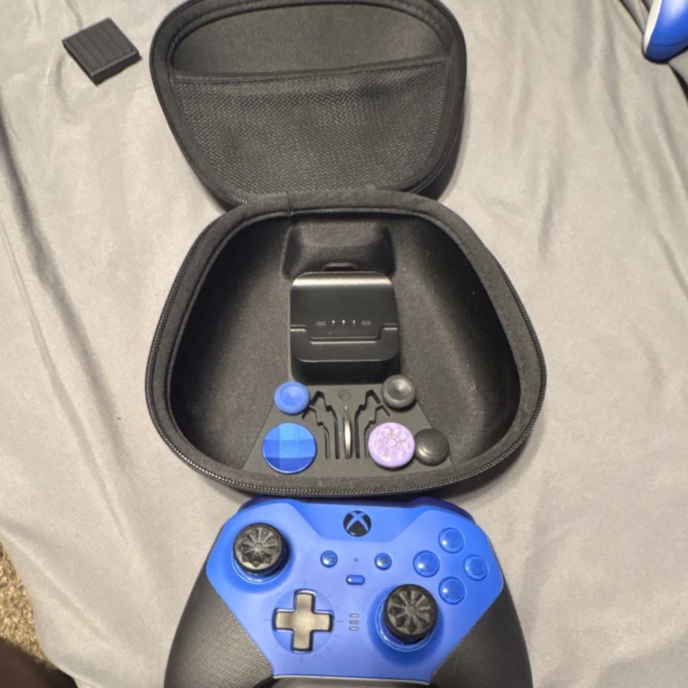 Xbox Controller Bundle with Carrying Case, Thumbstick & D-pad Attachments