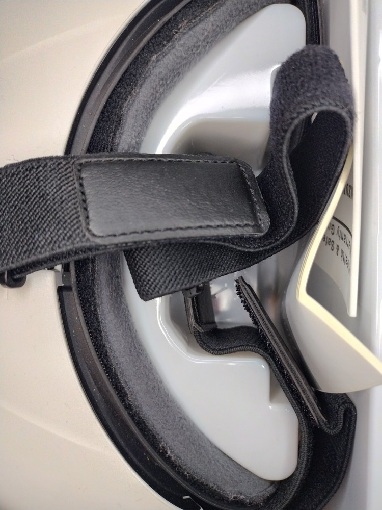 Samsung Oculus Gear VR Headset - Frost White