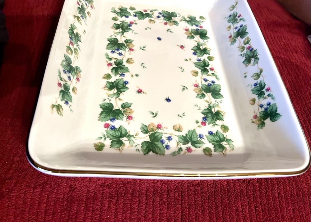 1990s Andrea by Sadek Vineyard 10” Oblong or Rectangular Baker (F)