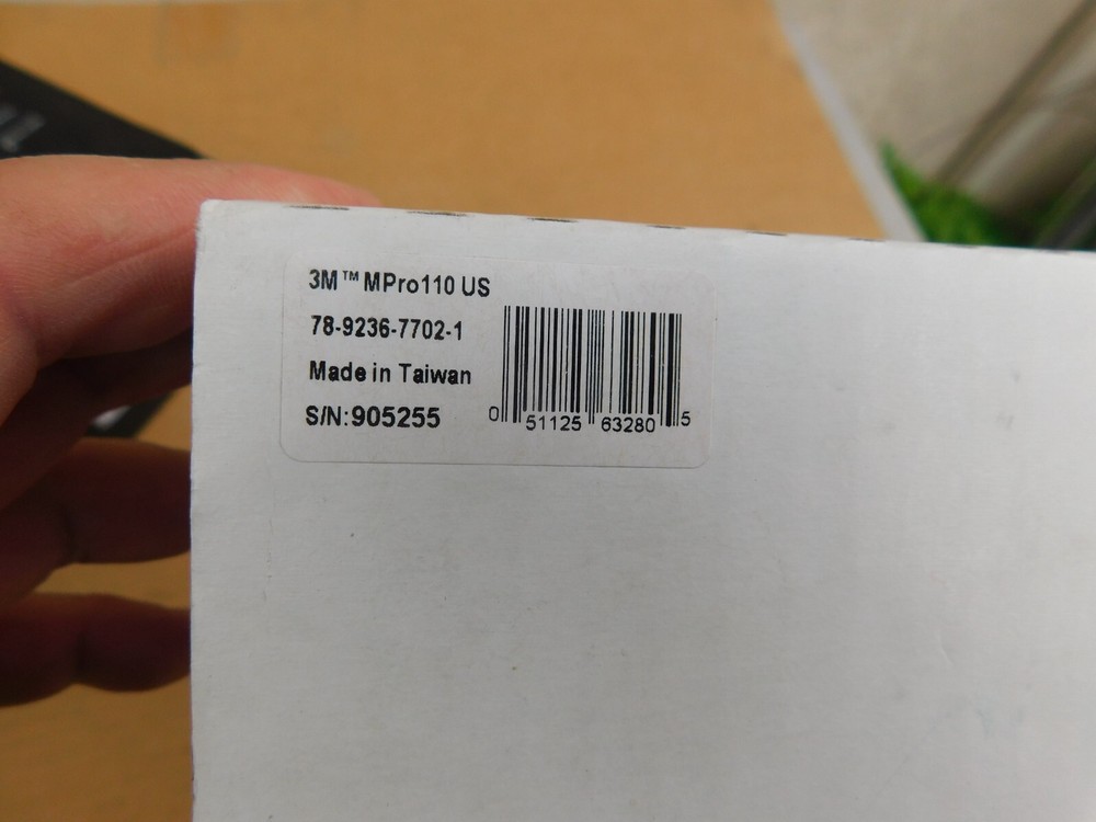 3M Micro Professional Projector MPro110 new open box