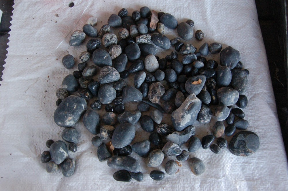 Tumbler Rough - Obsidian and Apache Tears