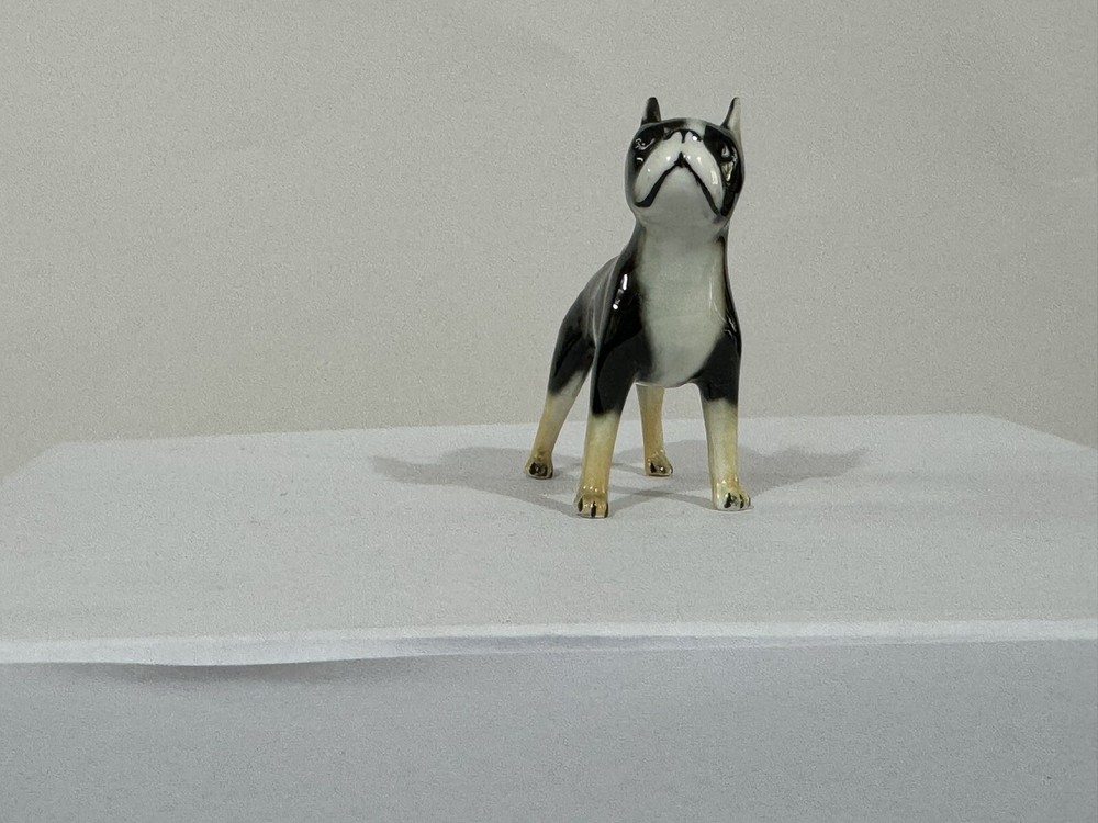 Minituare Vintage Dog Figurine. Ceramic. Excellent Condition.