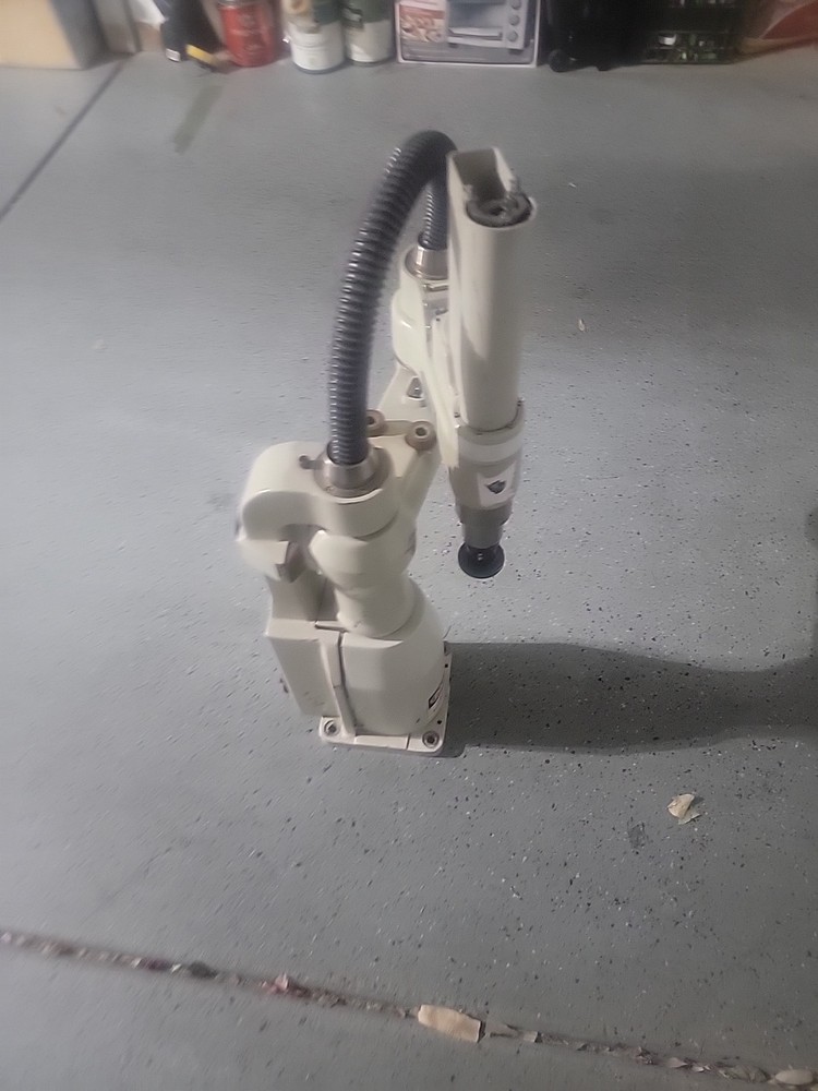 Adept Tabletop S550 SCARA Robotic Arm