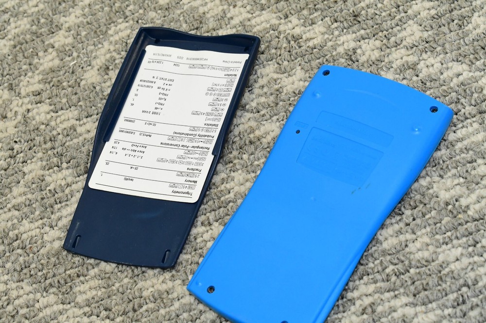 Texas Instruments TI-30XIIS - Light Blue Preowned w/ Cover SCREEN DEFECT