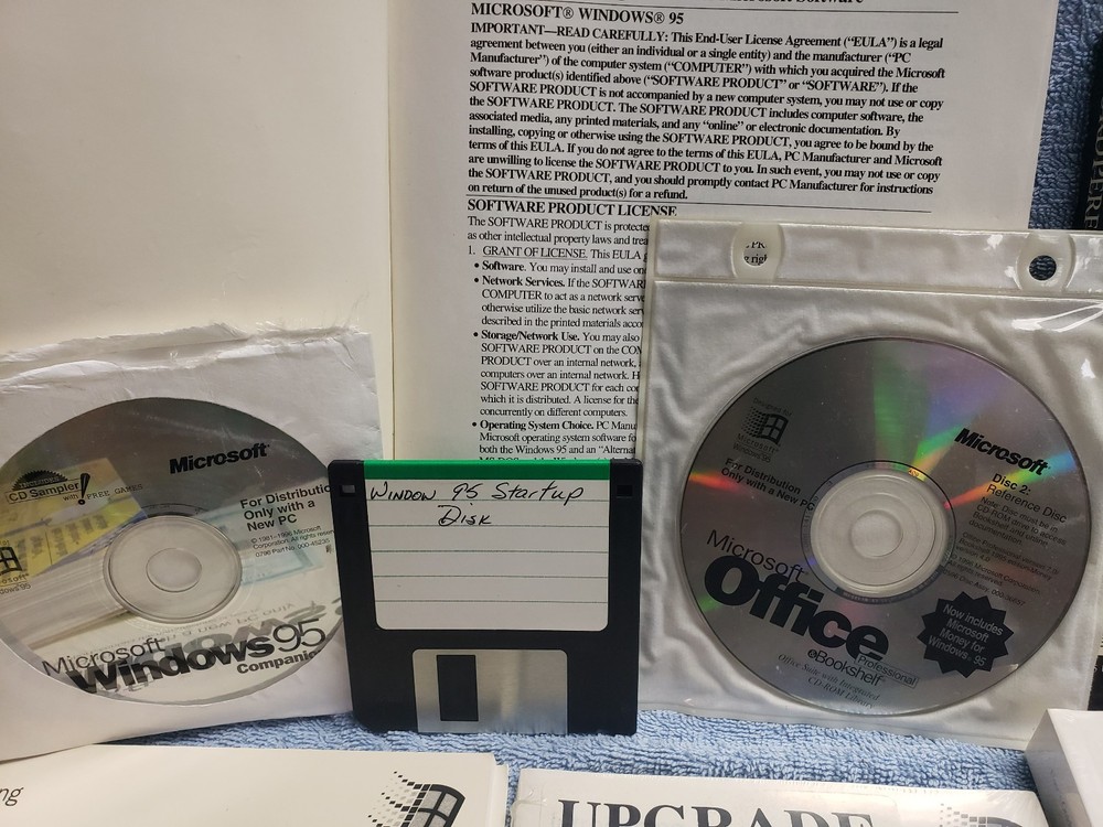 Microsoft Windows 95 New OEM Books w/ COA, Key, Office 97, Dummies - Software