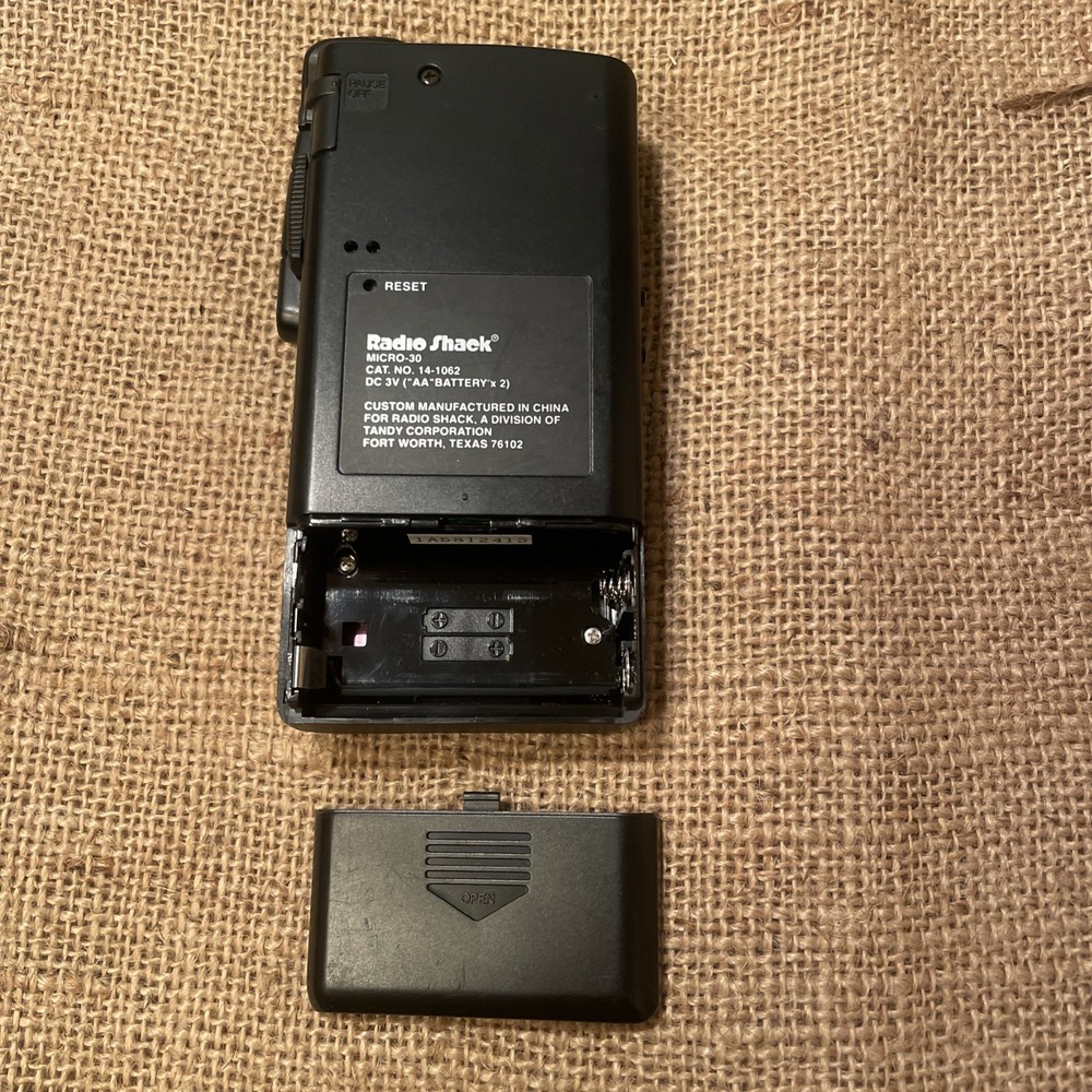 Radio Shack Micro30 Handheld Voice Recorder Microcassette UNTESTED