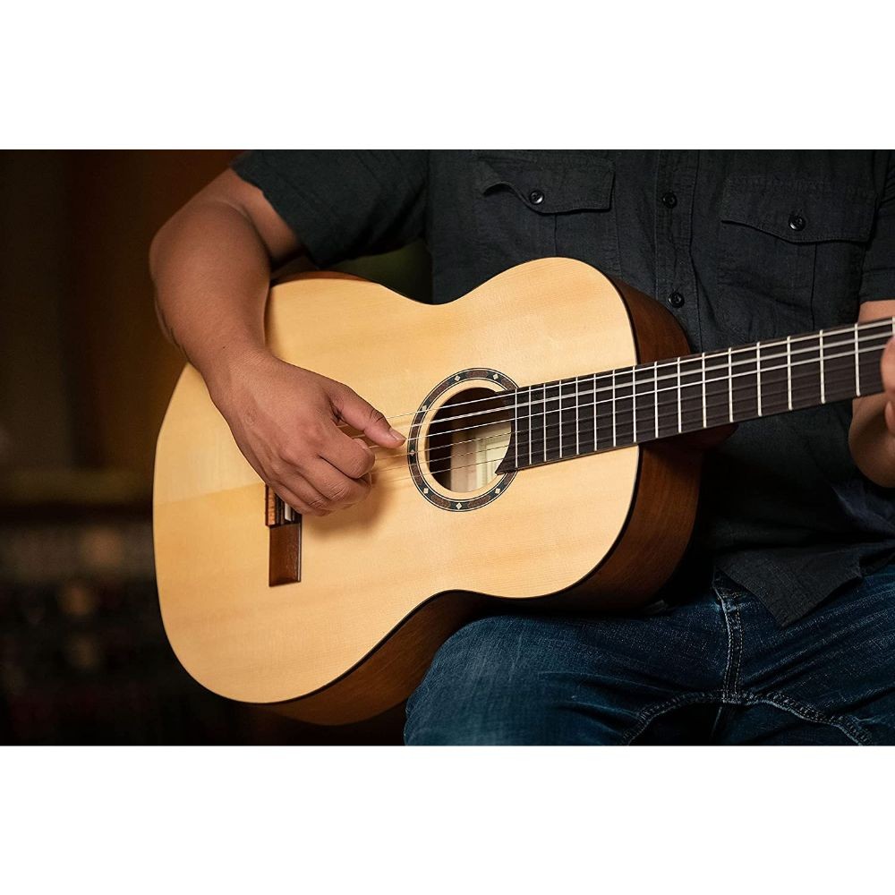 Ortega Guitars 6 String Student Pro w/Arm Rest Solid Top Nylon Classical Kit