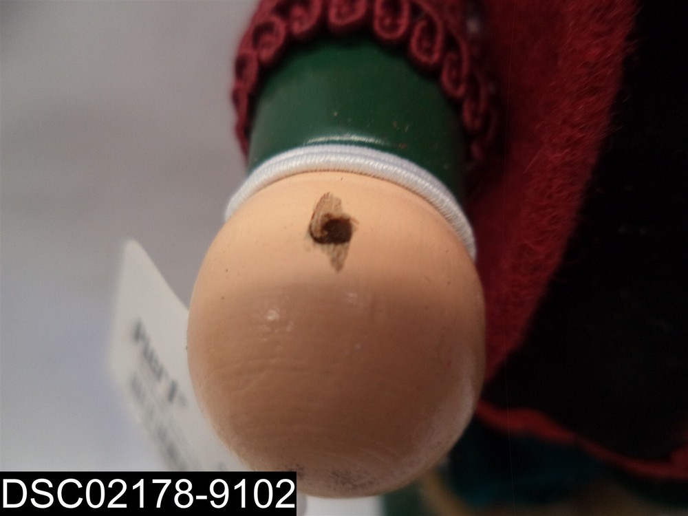 MISSING TREE 3639220: Plaid 15" Nutcracker