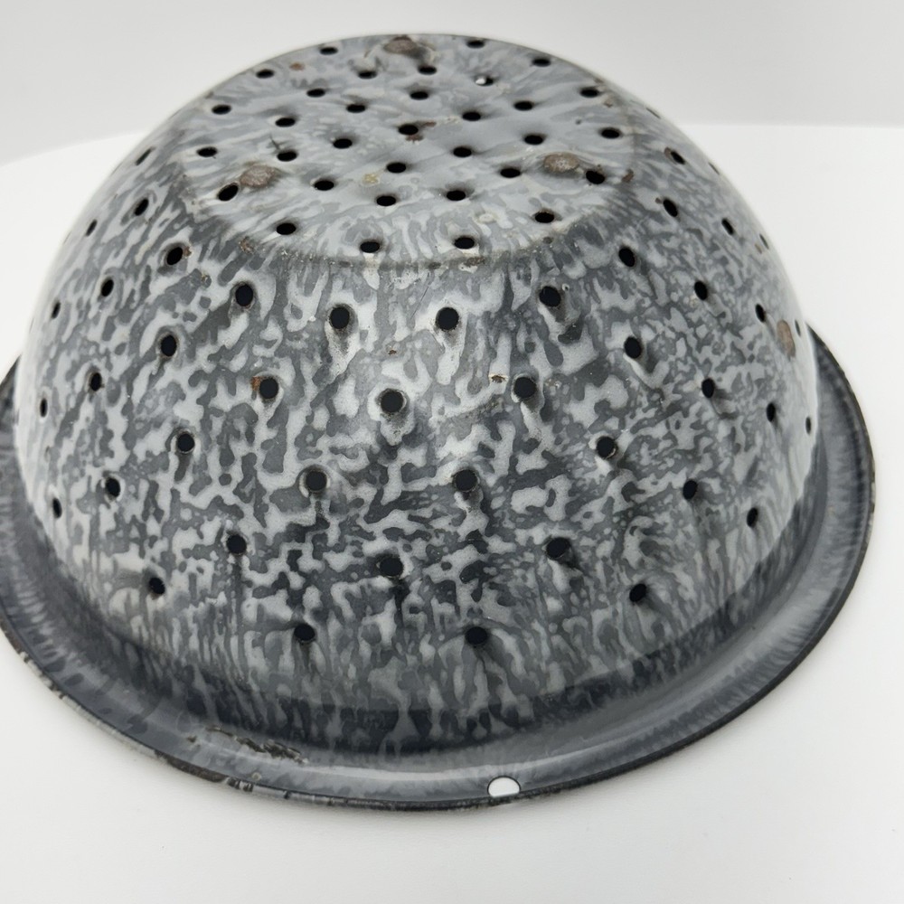 Vintage GRANITEWARE Enamelware COLANDER STRAINER Gray