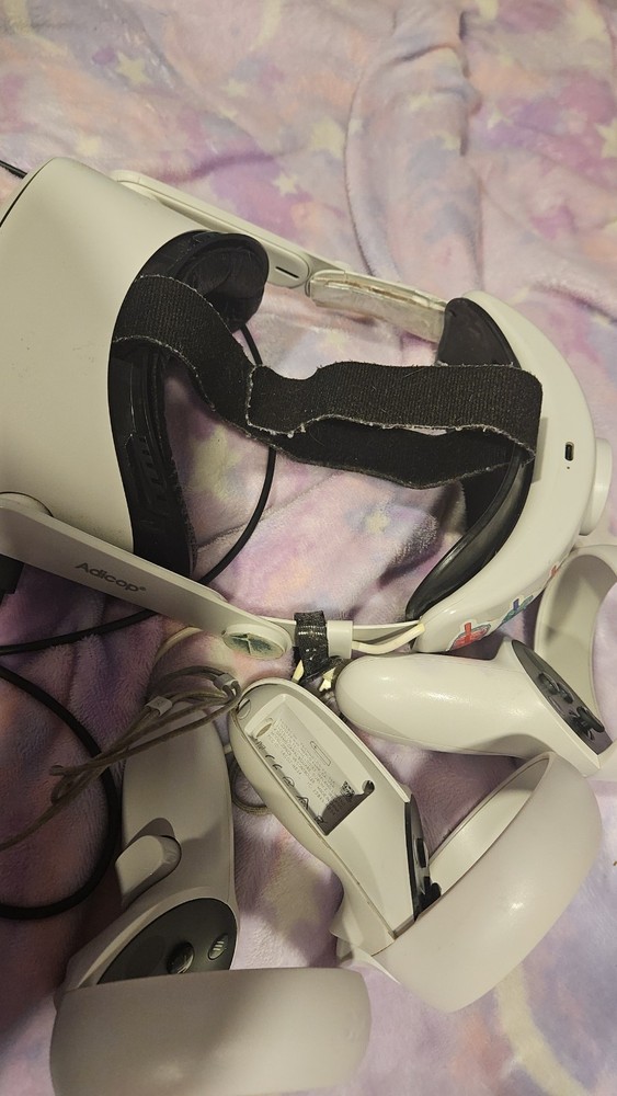 Meta Quest 2 VR Headset 128GB with Controllers works! (READ DESCRIPTION)