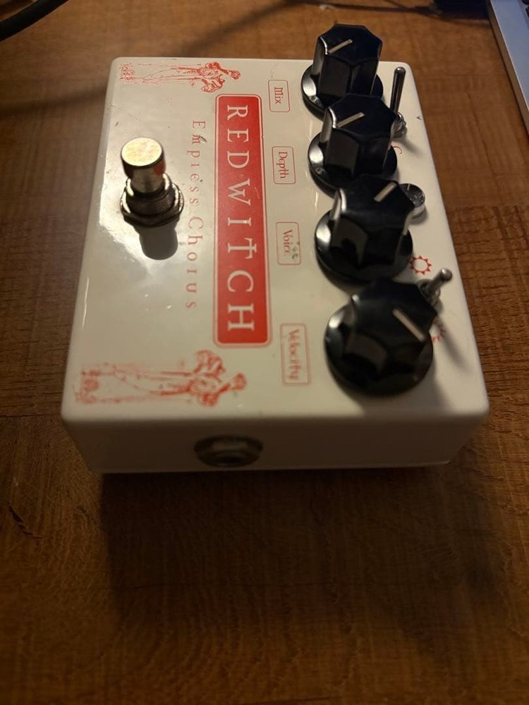 RED WITCH pedals Empress Chorus