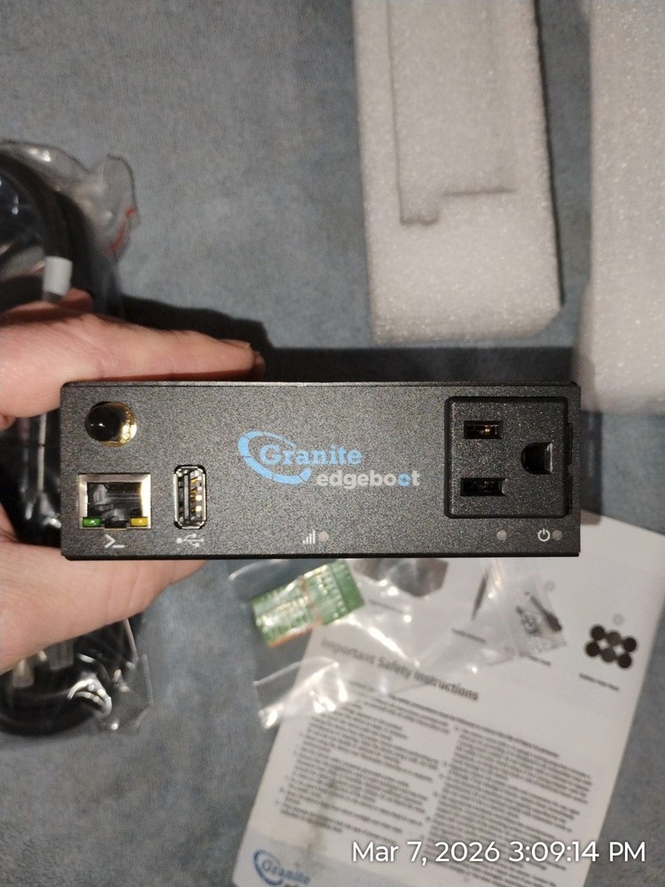 Granite EdgeBoot 15A Ai-Powered PDU/Dock OBN